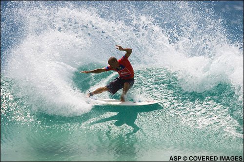 kelly slater surfing picture
