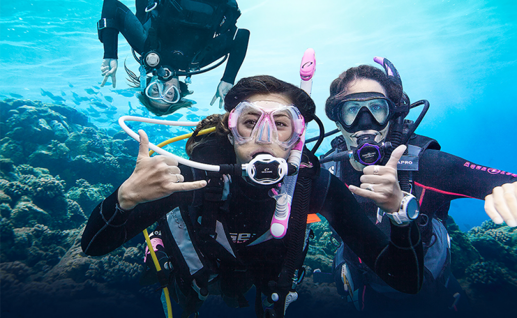 Snorkeling Vs. Scuba [2021 Update] A Comprehensive Comparison