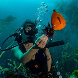 Briana Smith scuba diving