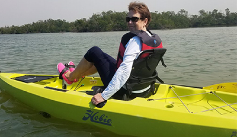 kayak pedaling